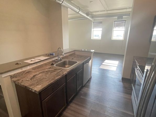 843 Washington Ave #212