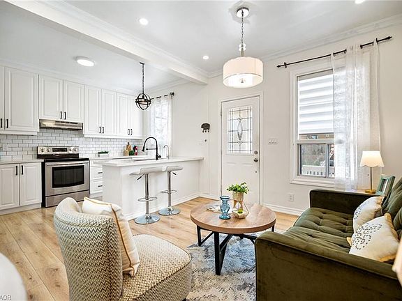 4th image of 35 Britannia Ave