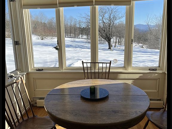 breakfast nook in kitchen area