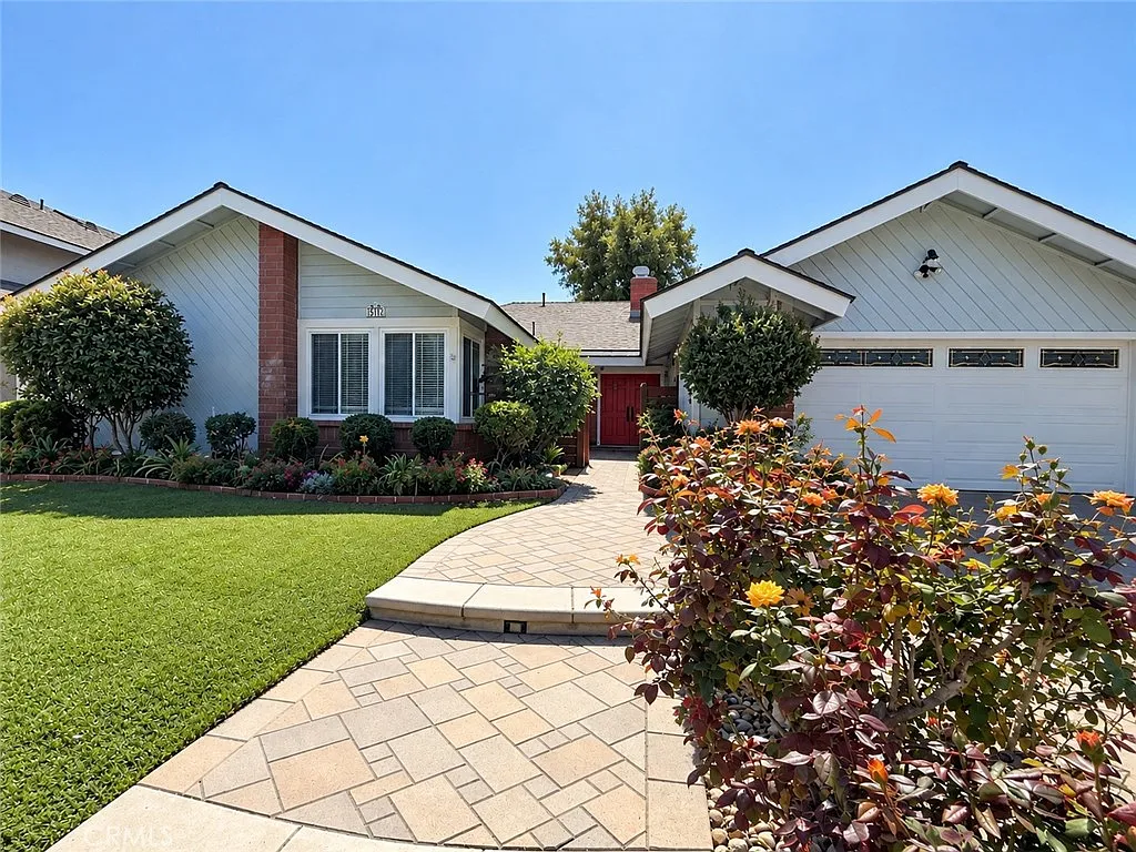 4 bed, 2541 sqft, $5,750 — Photo 1