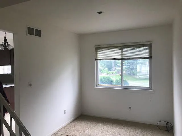 430 Lockmoor Ct — Photo 10
