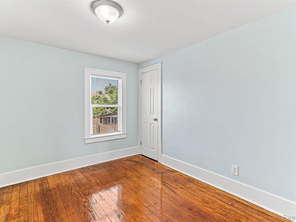 107 Elm St, photo 30