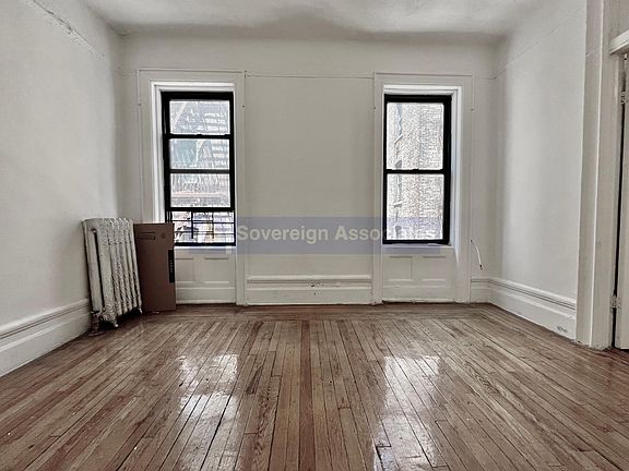 3rd image of 121 La Salle St APT 18