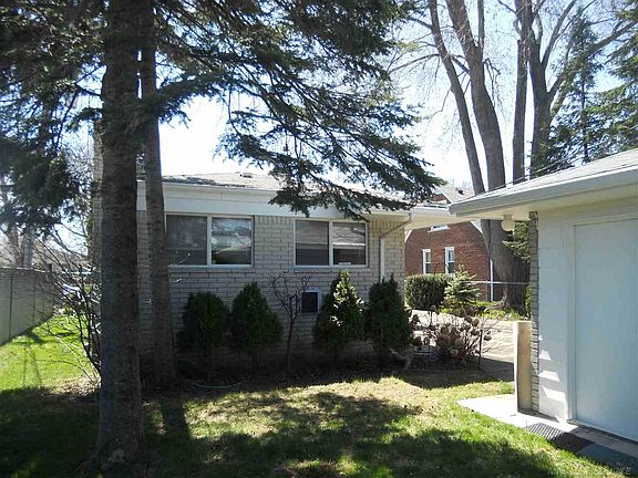5th image of 22615 Fresard St