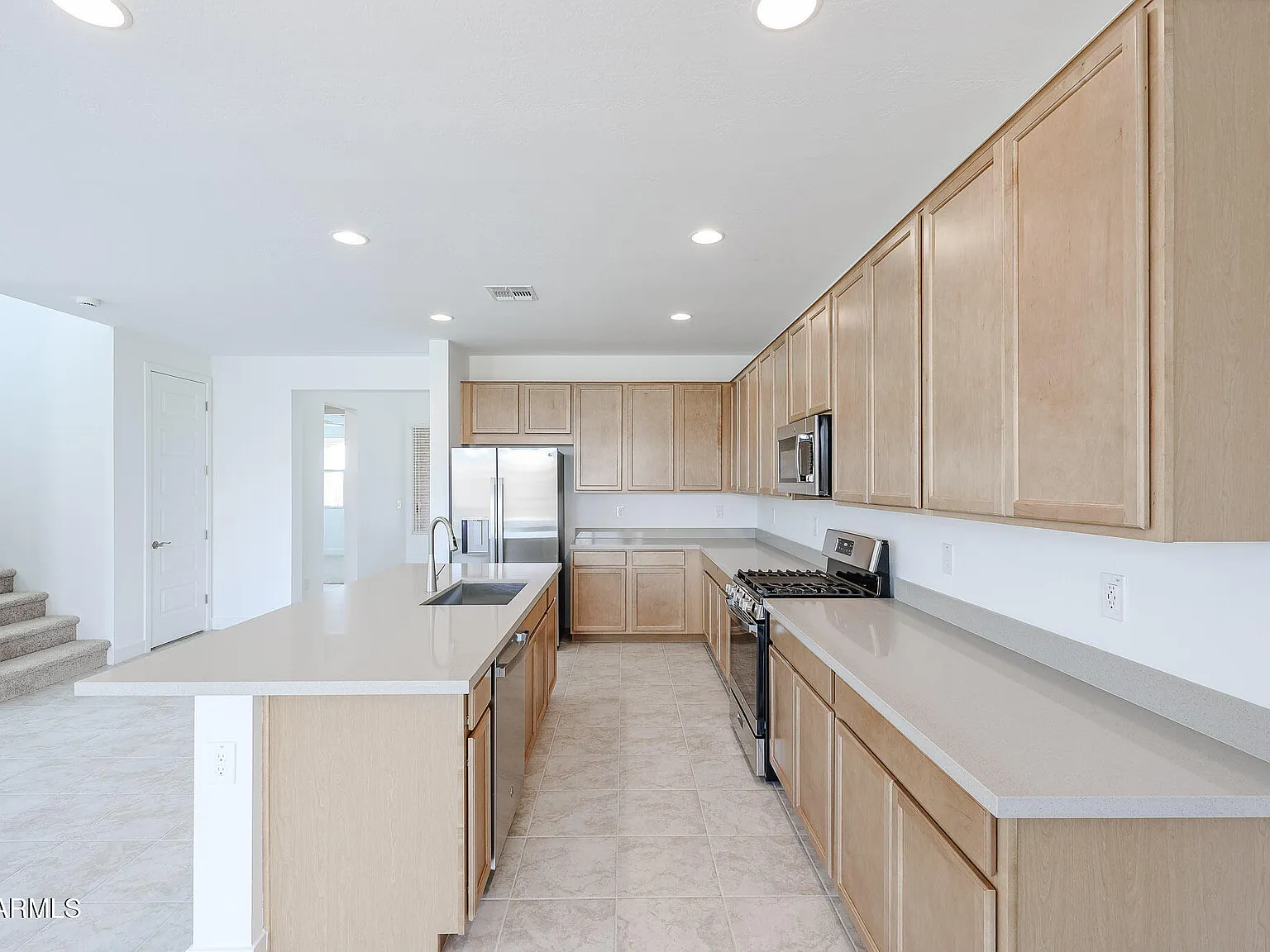 5 bed, 3.0 bath, 1949 sqft, $2,550 — Photo 4