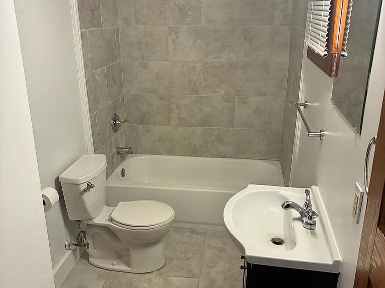 404 E Coleman Ave — Photo 1