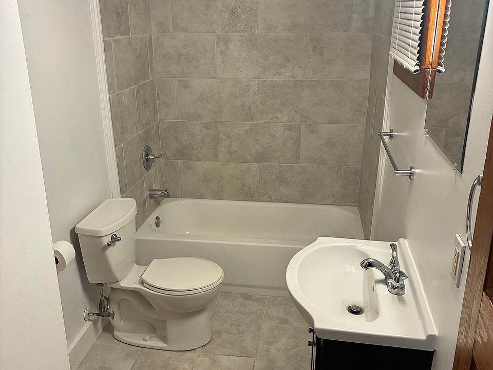 1st image of 404 E Coleman Ave