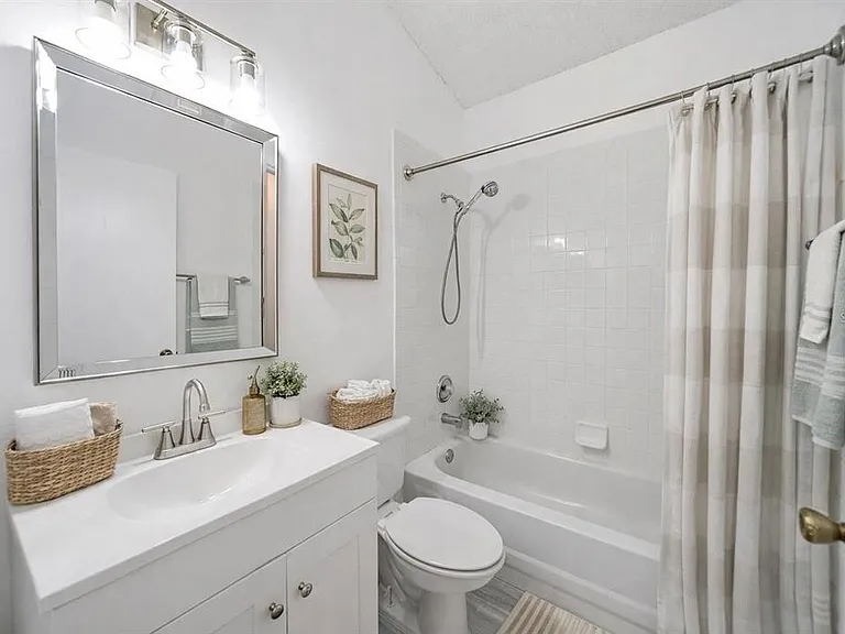7151 Edgewater Shores Ct — Photo 9