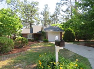 410 Pinehurst Trace Dr, Pinehurst, NC 28374