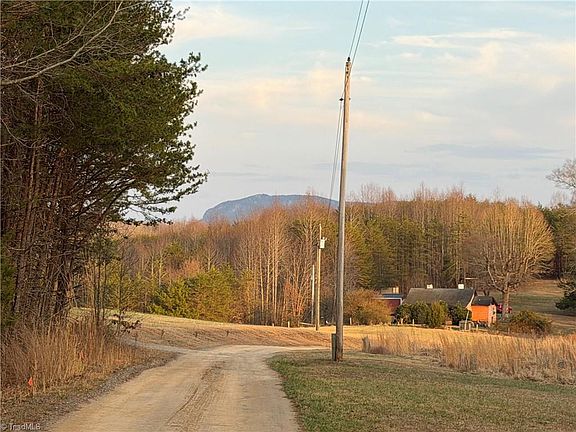 5th image of 1202 Farm Rd