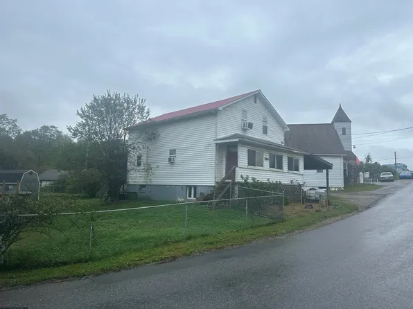 33 Charles St, Elkins, WV 26241