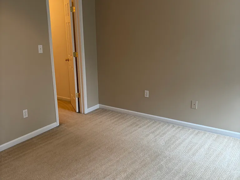 101 Quigley Ct — Photo 47