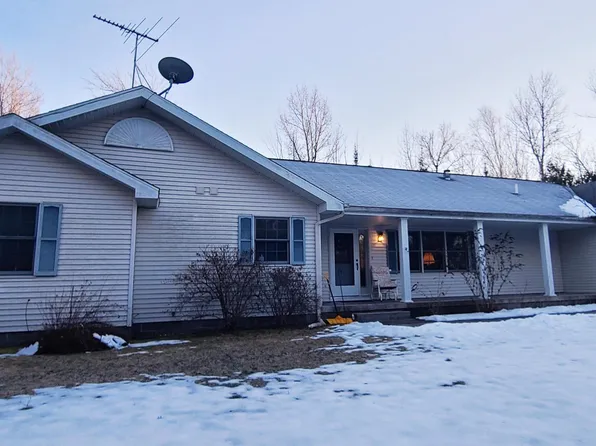 W1105 Old Portage Trl, Saint Ignace, MI 49781