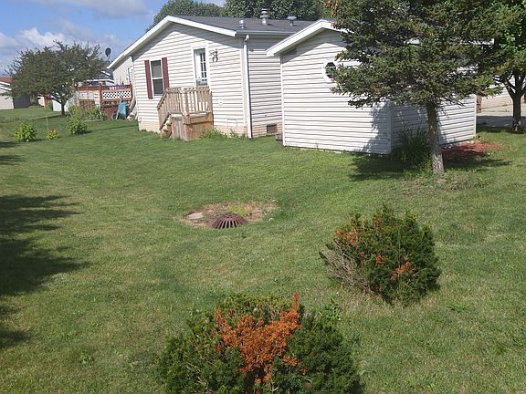 4th image of 97 Riverview Dr