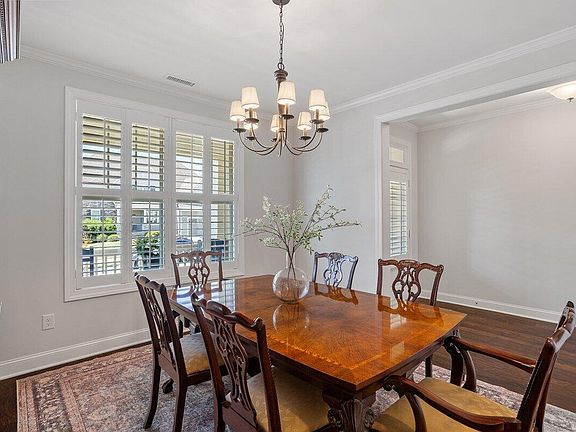 5th image of 740 Sparrowhawk Ln