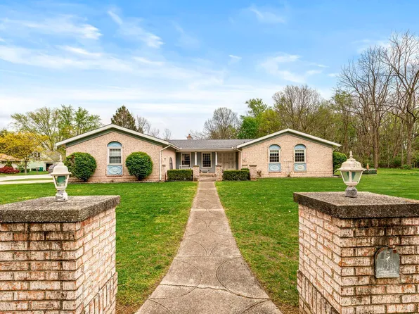 404 Terry Ln, Mishawaka, IN 46544