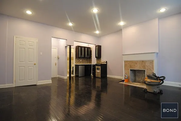 Rented by Bond New York | media 14