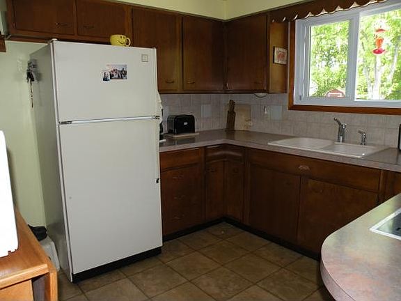 5th image of 29 Asbury Ave