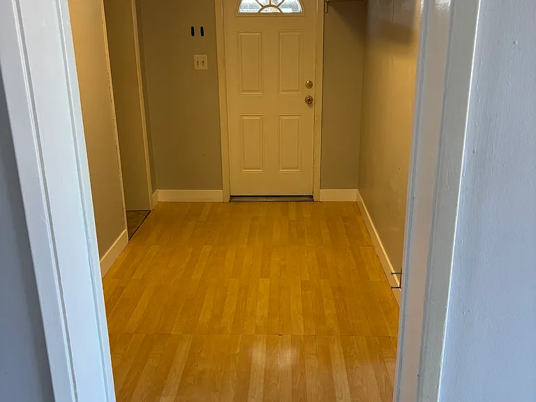 1208 W Laird St — Photo 23