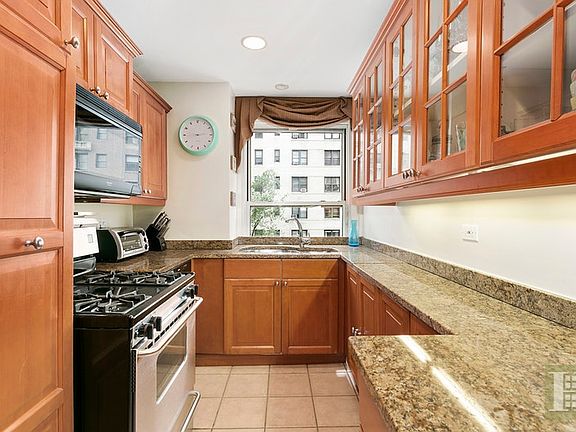4th image of 263 W End Ave APT 3F