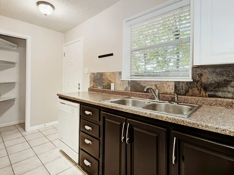 1704 E M Franklin Ave #B — Photo 11