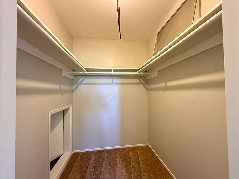2660 Flores St — Photo 10