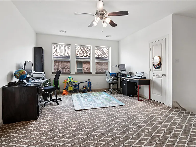6715 Castillo St — Photo 19