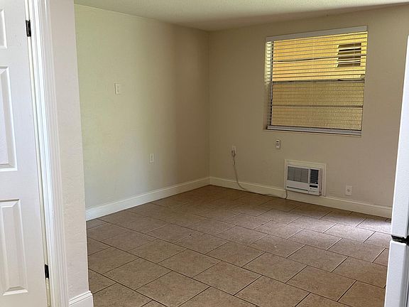5th image of 418 Plaza Ave APT 106