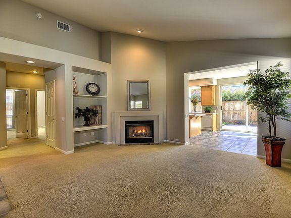 4th image of 1161 Blackberry Cir