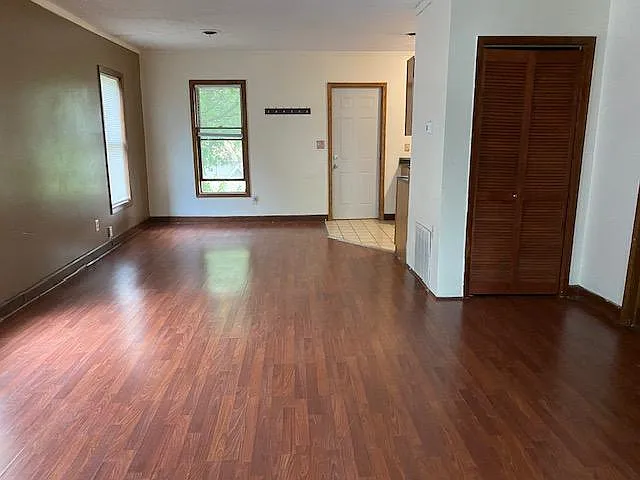 119 1/2 N Porter St — Photo 2