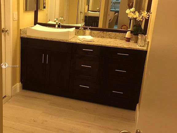 2nd image of 100 Bayview Dr APT 421