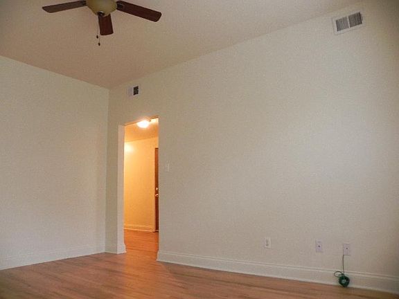 5th image of 905 W Agatite Ave APT 1