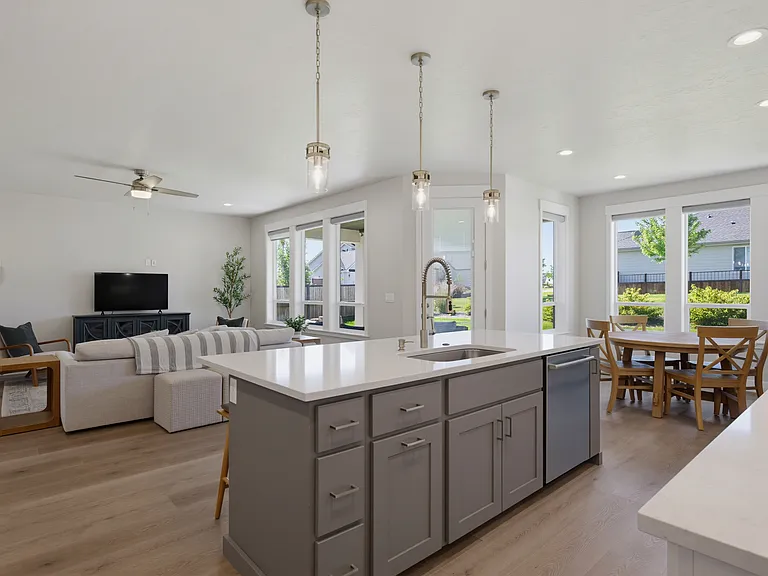 1457 W Tenzing St — Photo 34