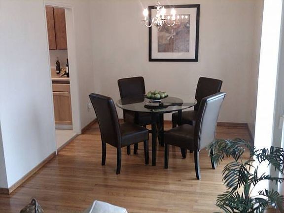 Model Int. Dining Room