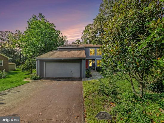415 Collingwood Dr, Fredericksburg, VA 22405