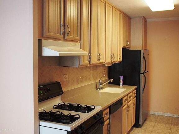 3rd image of 501B Surf Ave APT 2N