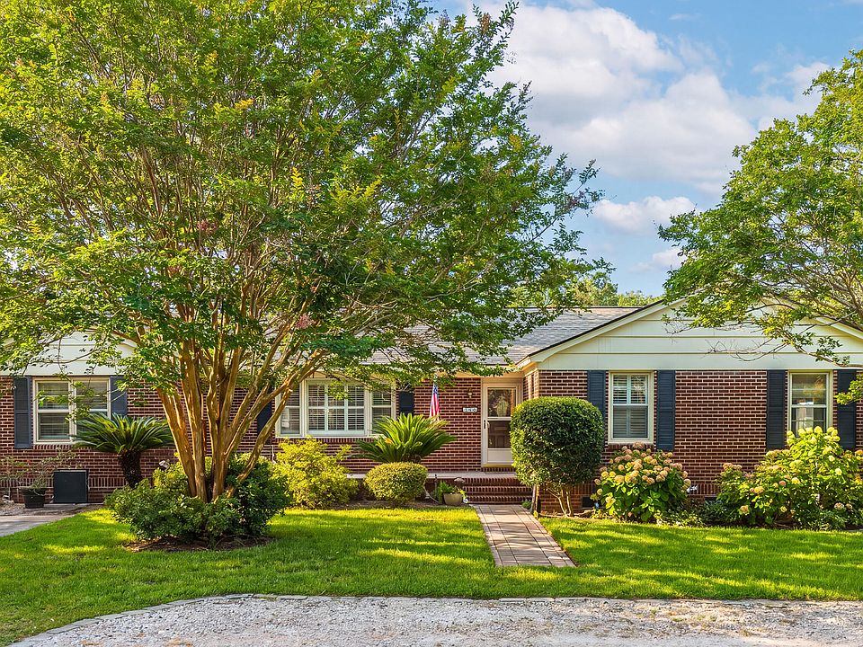 1st image of 140 Chadwick Dr