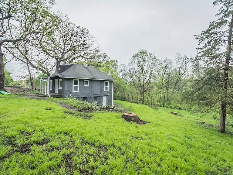 338 E Pleasant View Dr — Photo 14