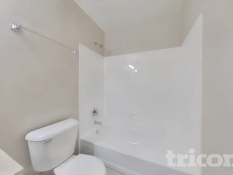 8961 W Kathleen Rd — Photo 14