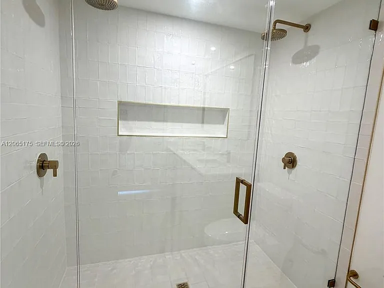 90 NE 32nd St #711 — Photo 37
