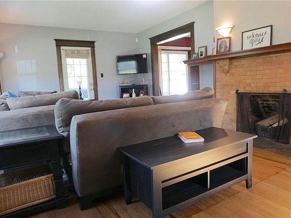 4th image of 6 Kibler Ave