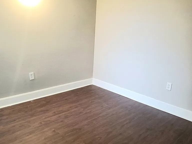Huntington Apartments — Photo 56