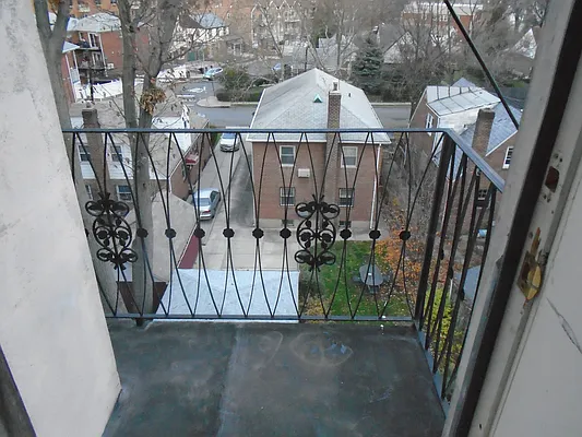 Rented by 18 REALTY | media 22