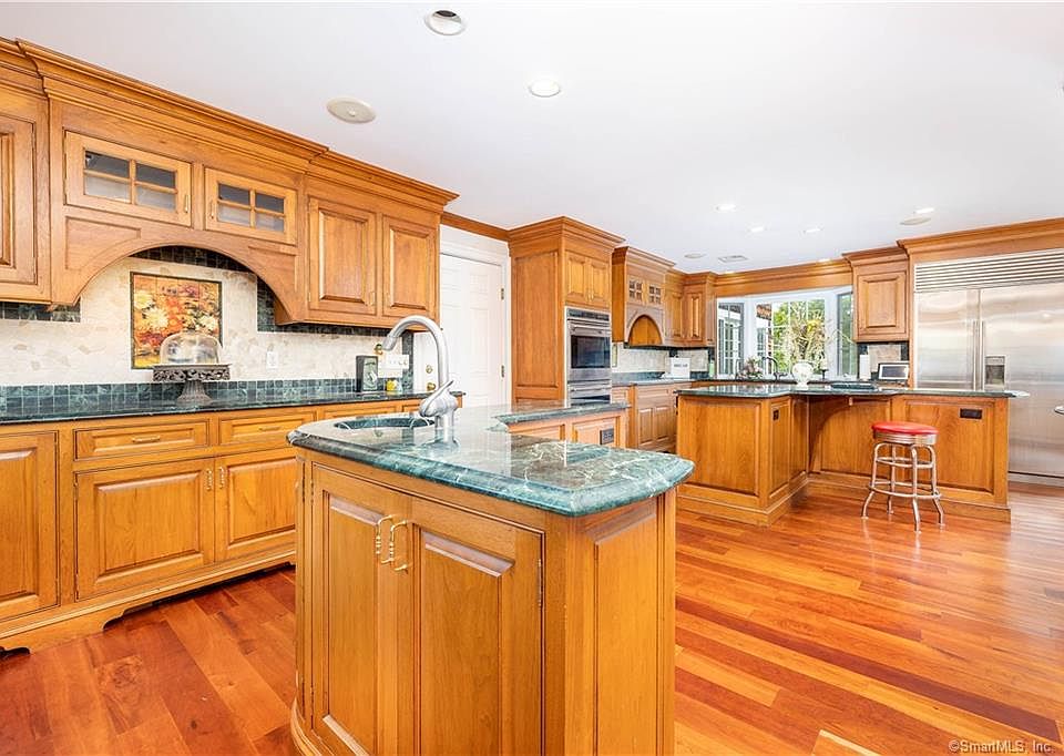 15 Sand Hill Rd, Weatogue, CT 06089 MLS 170526468 Zillow