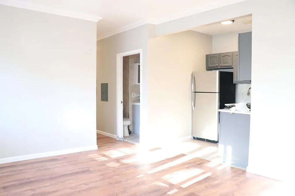 Building Photo - 725 Fairmount Pl #2