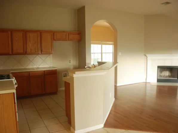 161 Hickory Ln, Georgetown, TX 78633