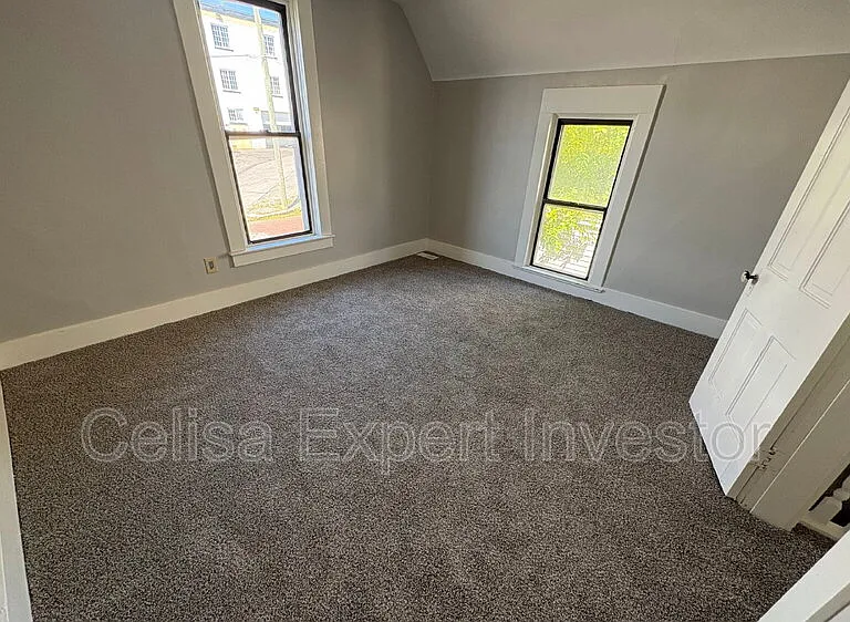 706 Davis St — Photo 8