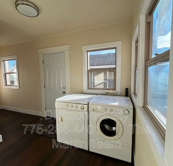 1561 G St — Photo 11