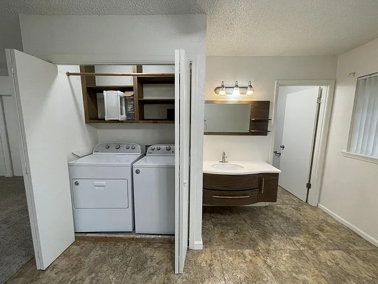1551 N Heritage Ln — Photo 16