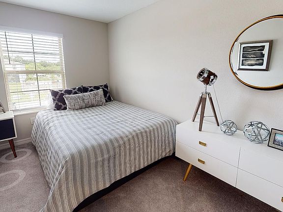 5th image of 9657 Pembrooke Pines Dr
